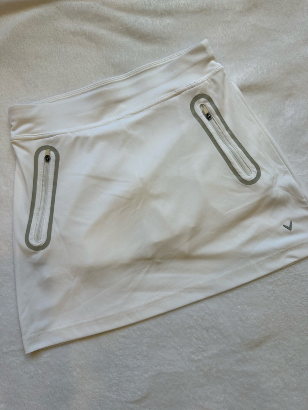 Callaway lot is 2 Black & White Women's Golf Skirts with Zippered Pockets - Picture 3 of 9